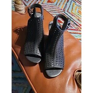 white mountain shoes 5 womens Cage Chunky Heel